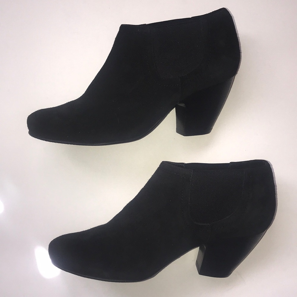 Vaneli Swede Booties